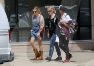 PEOPLE - Amanda Seyfried steht in Tarzana vor der Linse