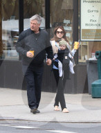 PEOPLE - Familie Baldwin spaziert durch New York