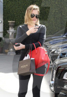 PEOPLE - Khloe Kardashian will nicht erkannt werden