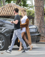 EXKLUSIV - Khloe Kardashian und Kris Jenner besuchen Weingut in Malibu