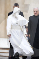 NEWS - Vom Winde verweht: Papst Franziskus während der Mittwochs-Audienz