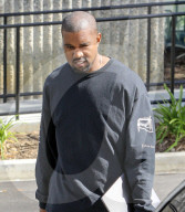 PEOPLE - Ärgert sich hier Kanye West über Kim's Cellulite-Fotos?