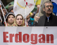 NEWS - Brüssel: Kurden protestieren gegen türkische Bombardierungen