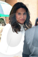 PEOPLE - Caitlyn Jenner ganz in Weiss bei The View