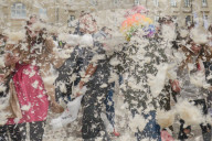 FEATURE - Polen: Kissenschlacht in Krakau