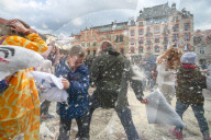 FEATURE - Polen: Kissenschlacht in Krakau