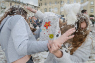 FEATURE - Polen: Kissenschlacht in Krakau