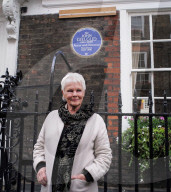 PEOPLE - Dame Judi Dench und Sir Ian McKellen enthüllen eine Plakette am Wohnhaus von Sir John Gielgud in London