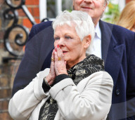 PEOPLE - Dame Judi Dench und Sir Ian McKellen enthüllen eine Plakette am Wohnhaus von Sir John Gielgud in London
