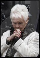PEOPLE - Dame Judi Dench und Sir Ian McKellen enthüllen eine Plakette am Wohnhaus von Sir John Gielgud in London