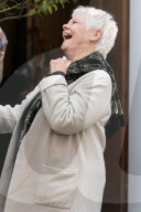 PEOPLE - Dame Judi Dench und Sir Ian McKellen enthüllen eine Plakette am Wohnhaus von Sir John Gielgud in London