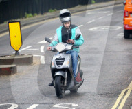 FEATURE - Was ist hier falsch? Rollerfahrer in Primrose Hill