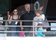 EXKLUSIV - Happy Family: Mila Kunis holt mit ihren Eltern Klein Wyatts von der Ballettstunde ab