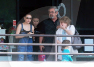 EXKLUSIV - Happy Family: Mila Kunis holt mit ihren Eltern Klein Wyatts von der Ballettstunde ab