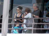 EXKLUSIV - Happy Family: Mila Kunis holt mit ihren Eltern Klein Wyatts von der Ballettstunde ab