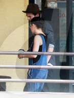EXKLUSIV - Happy Family: Mila Kunis holt mit ihren Eltern Klein Wyatts von der Ballettstunde ab
