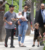 PEOPLE - Pete Wentz mit der Familie in Sherman Oaks unterwegs