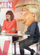 PEOPLE - Bei Loose Women werden Camilla und Trump zünftig auf die Schippe genommen