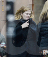 EXKLUSIV - Adele bummelt in Chelsea