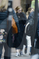 EXKLUSIV - Adele bummelt in Chelsea