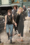 PEOPLE -  Courtney Love mit Frances Bean Cobain in Soho unterwegs
