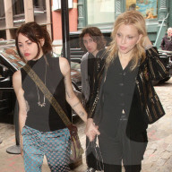 PEOPLE -  Courtney Love mit Frances Bean Cobain in Soho unterwegs
