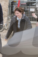 PEOPLE - Lily James und Matt Keenle stehen für "Guernsey" vor der Linse