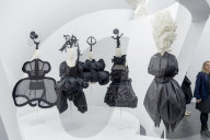 PEOPLE - Metropolitan Museum: Kawakubo Ausstellung