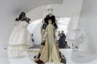 PEOPLE - Metropolitan Museum: Kawakubo Ausstellung