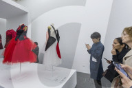 PEOPLE - Metropolitan Museum: Kawakubo Ausstellung