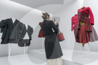PEOPLE - Metropolitan Museum: Kawakubo Ausstellung