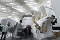 PEOPLE - Metropolitan Museum: Kawakubo Ausstellung