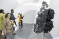 PEOPLE - Metropolitan Museum: Kawakubo Ausstellung
