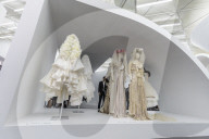 PEOPLE - Metropolitan Museum: Kawakubo Ausstellung