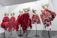 PEOPLE - Metropolitan Museum: Kawakubo Ausstellung
