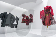 PEOPLE - Metropolitan Museum: Kawakubo Ausstellung