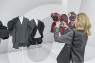 PEOPLE - Metropolitan Museum: Kawakubo Ausstellung