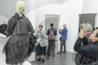 PEOPLE - Metropolitan Museum: Kawakubo Ausstellung