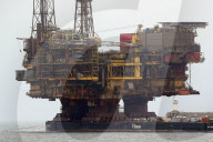 NEWS - Die ausgediente Ölplattform Brent Delta kommt zur Ausweidung nach Nordengland