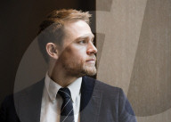 PORTRAIT - Charlie Hunnam 