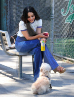 PEOPLE - Vanessa Hudgens hoch zu Ross
