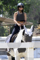 PEOPLE - Vanessa Hudgens hoch zu Ross