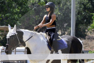 PEOPLE - Vanessa Hudgens hoch zu Ross