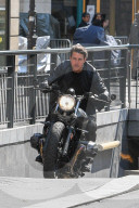 PEOPLE - Tom Cruise braust durch Paris bei den Dreharbeiten von "Mission Impossible 6"