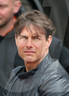 PEOPLE - Tom Cruise braust durch Paris bei den Dreharbeiten von "Mission Impossible 6"