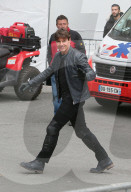 PEOPLE - Tom Cruise braust durch Paris bei den Dreharbeiten von "Mission Impossible 6"