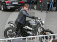 PEOPLE - Tom Cruise braust durch Paris bei den Dreharbeiten von "Mission Impossible 6"