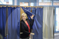 NEWS - Wahlen Frankreich: Marine Le Pen gibt ihre Stimme ab