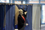 NEWS - Wahlen Frankreich: Marine Le Pen gibt ihre Stimme ab