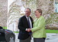 NEWS - Angela Merkel empfängt Francois Hollande in Berlin